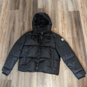 Versace Luxurious Puffer Jacket Black